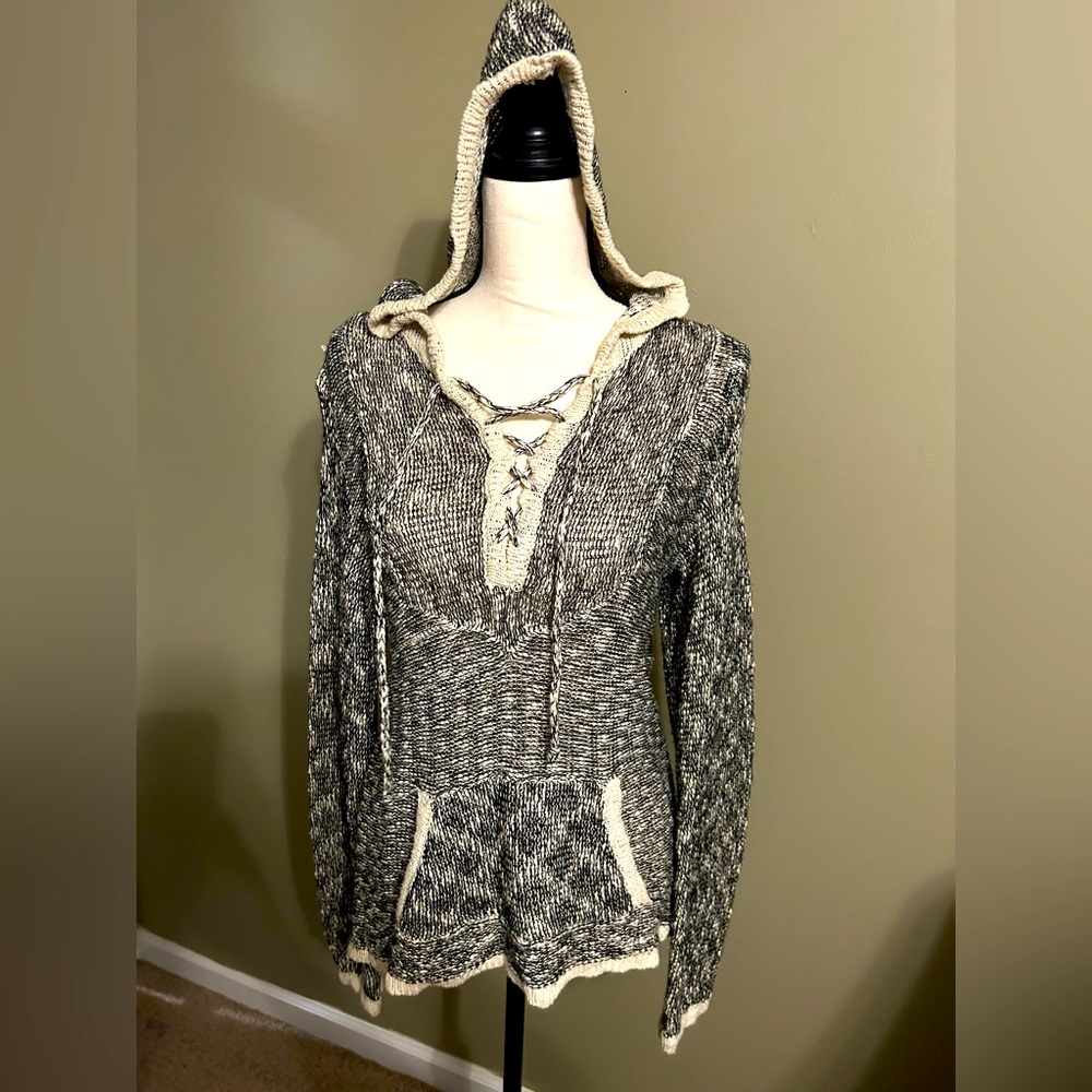 Wet Seal grey-black pullover hooded sweater